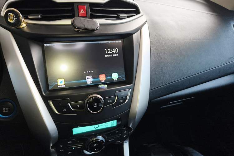 Used BYD Yuan New Energy 2018 EV360 Smart Connected Cool Model