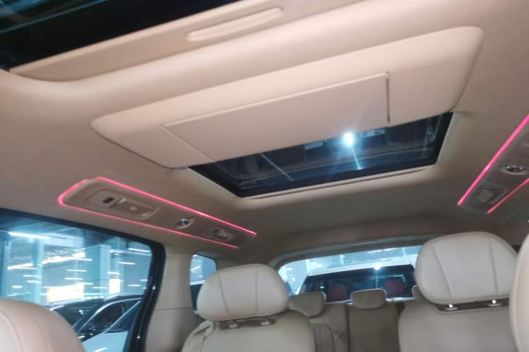 Used VOYAH Dream 2025 PHEV Four-Wheel Drive Prestige Kunpeng Edition
