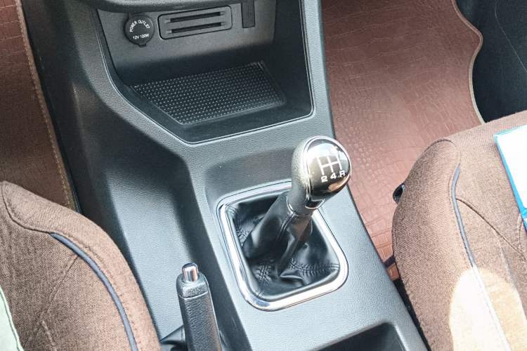 Used FORTHING Lingzhi 2022 Striving Version M5L 1.6L Base Model 9-Seater