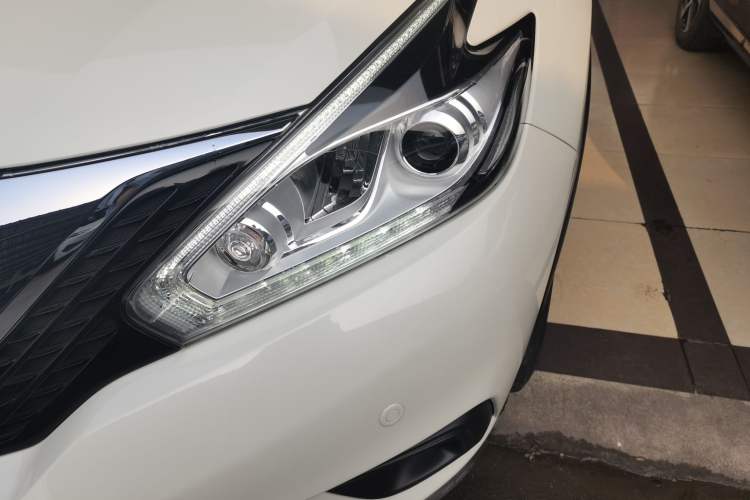 Used Nissan Murano 2021 2.5L XL Two-Wheel Drive Smart Connect Luxury Edition
