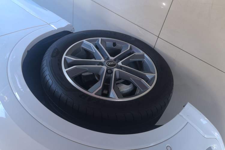 Used Audi Q3 2023 Updated 40 TFSI Fashionable and Dynamic Version
