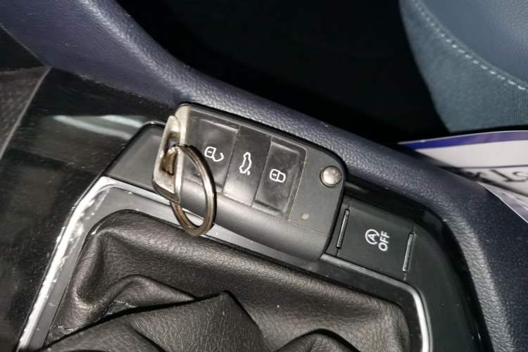 Used Volkswagen Tharu 2023 300TSI Two-Wheel-Drive Full Moon Edition