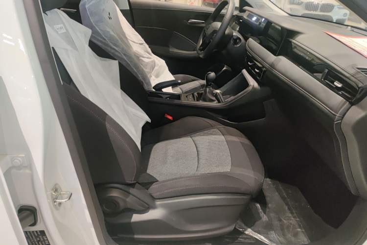 Used Roewe i5 2026 Model 1.5L Manual Comfort Version