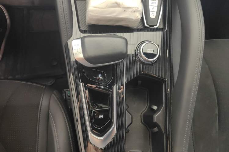 Used Geely Auto Monjaro L 2024 2.0TD High-Power Automatic Two-Wheel Drive Skyline Edition
