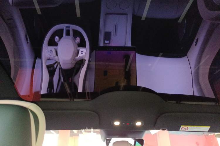 Used  YU7 2025 Ultra-Long Range Rear-Wheel Drive Version
