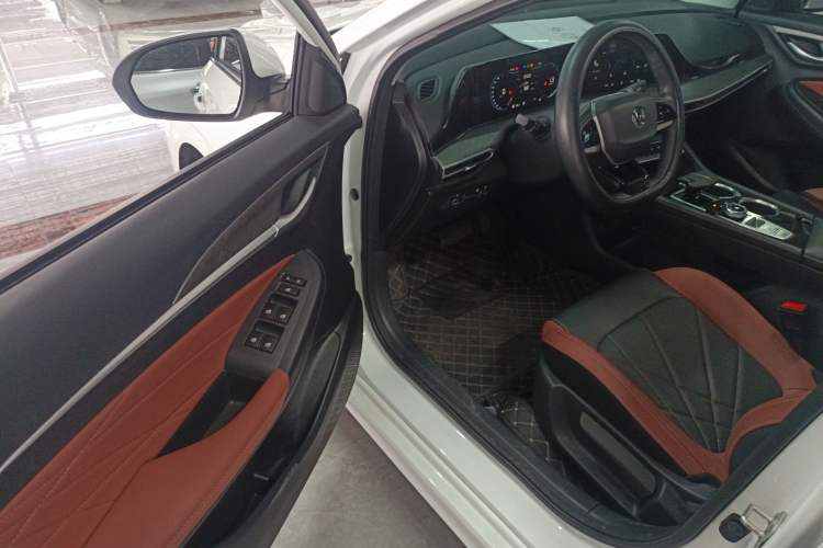 Used Changan Eado 2024 PLUS Blue Whale NE 1.4T GDI DCT High-Energy Edition