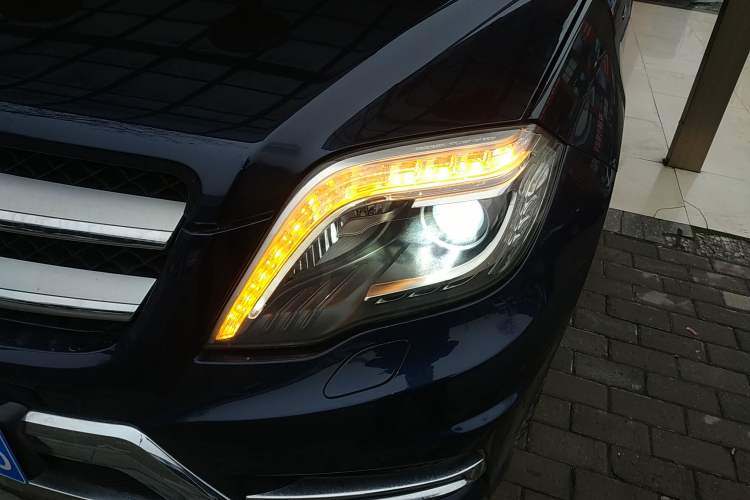 Used Mercedes-Benz GLK-Class 2015 GLK 300 4MATIC Fashion Edition Ultimate Version
