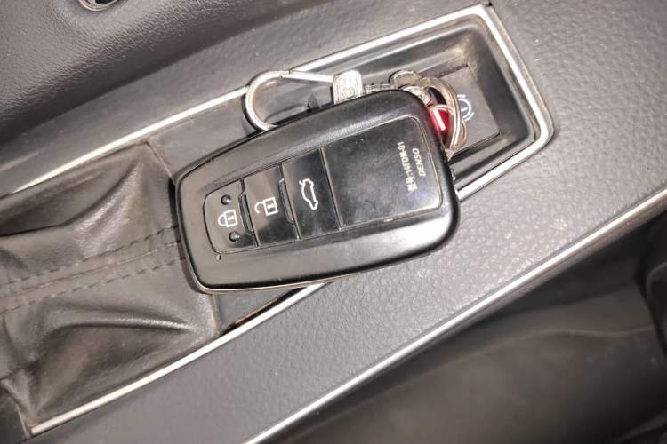 Used Toyota Avalon 2019 2.0L Ambition Edition China VI
