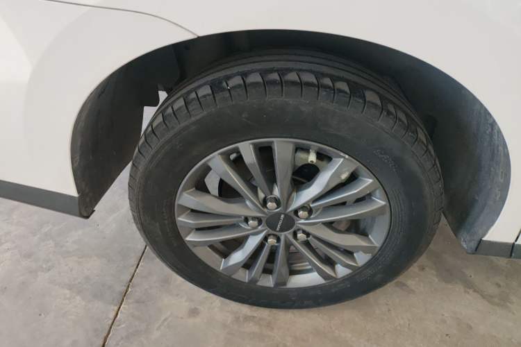 Used SAIC MAXUS EUNIQ 5 2020 1.3T PLUG-IN Elite Edition
