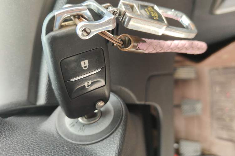 Used Oshan CX70 2016 1.6L manual luxury version
