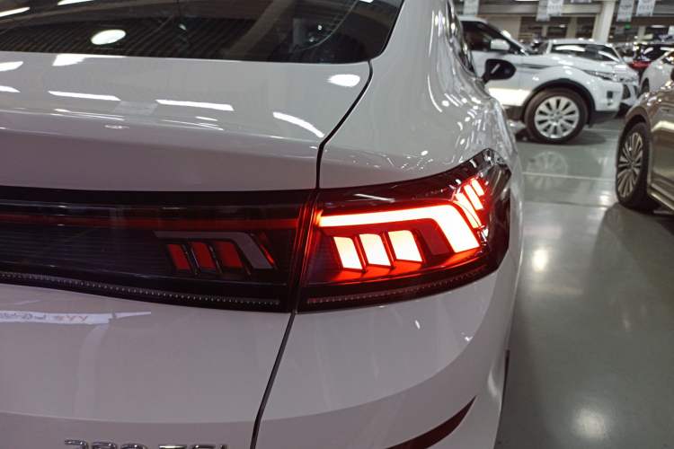 Used Volkswagen Lamando 2022 Lavida L 280TSI DSG Hot Edition
