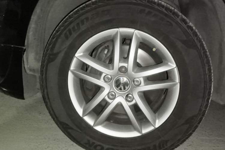 Used Volkswagen Touareg 2010 3.6 Limited Top-Trim Version