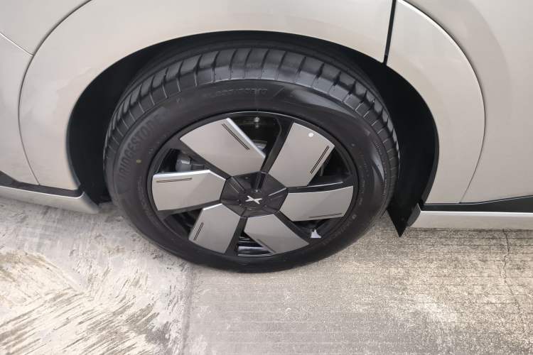 Used XPeng X9 2024 702 Ultra-Long Range Pro
