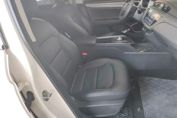 Used Livan Maple 60s 2024 Happiness Customized Full Vehicle—Taxi-Dedicated Version
