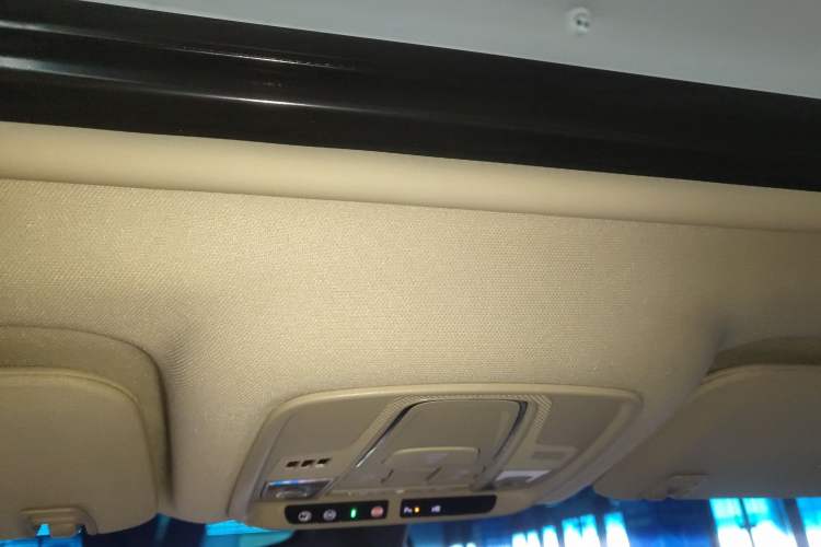 Used Buick GL8 2023 ES Lu Zun Deluxe Model
