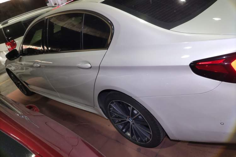 Used BMW 5 Series 2023 Restyled 530Li Leading Edition M Sport Package
