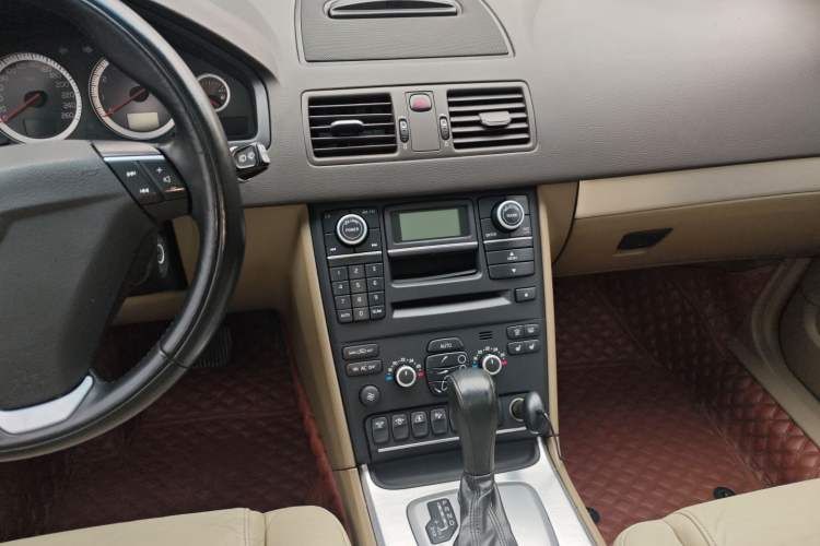 Used Volvo XC Classic 2014 T5 Luxury Edition
