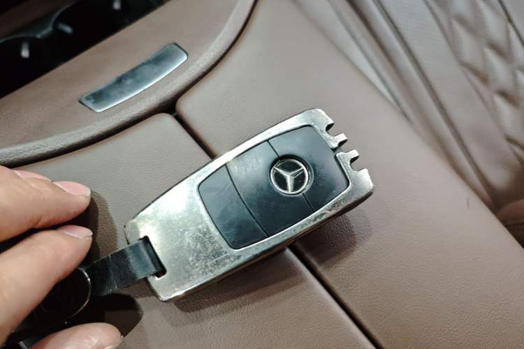 Used Mercedes-Benz Vito 2021 2.0T Elite Version 7 Seats
