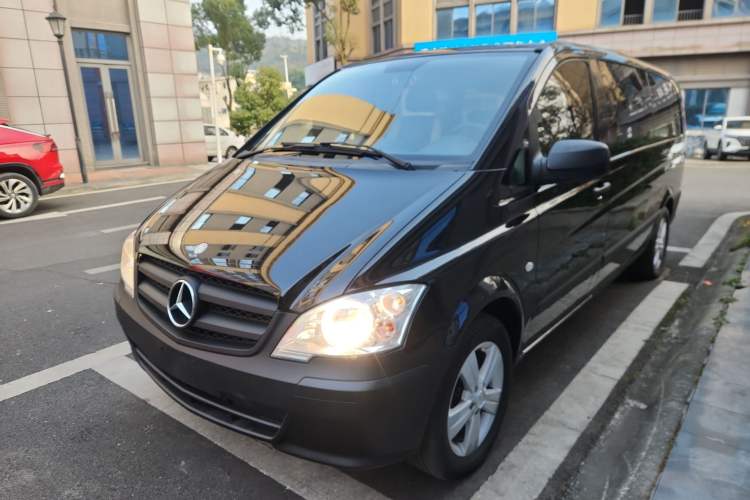 Used Mercedes-Benz Vito 2011 2.5L 7-seater executive version