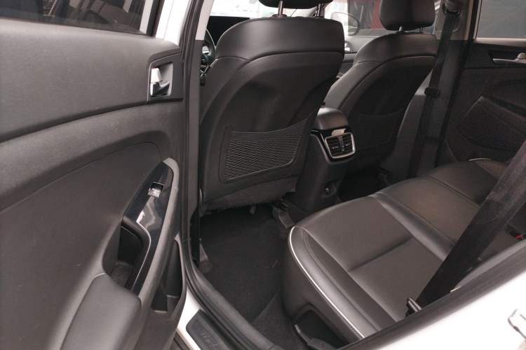 Used Hyundai Tucson 2020 280TGDi Two-Wheel-Drive GLS Fashion Edition China VI Standard
