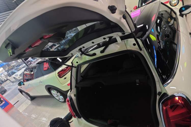 Used  MINI 2018 1.5T COOPER Classic Edition
