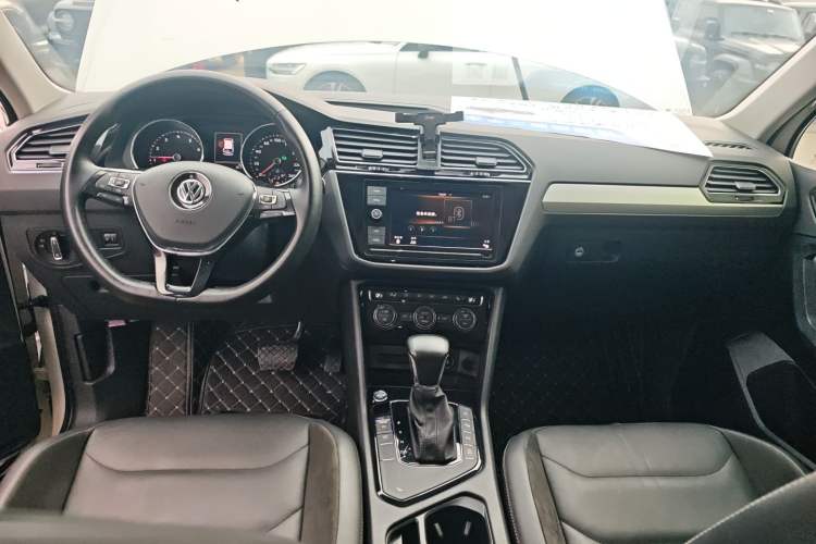 Used Volkswagen Tiguan L 2019 330TSI Automatic Two-Wheel Drive Smart Luxury Version China VI Standard
