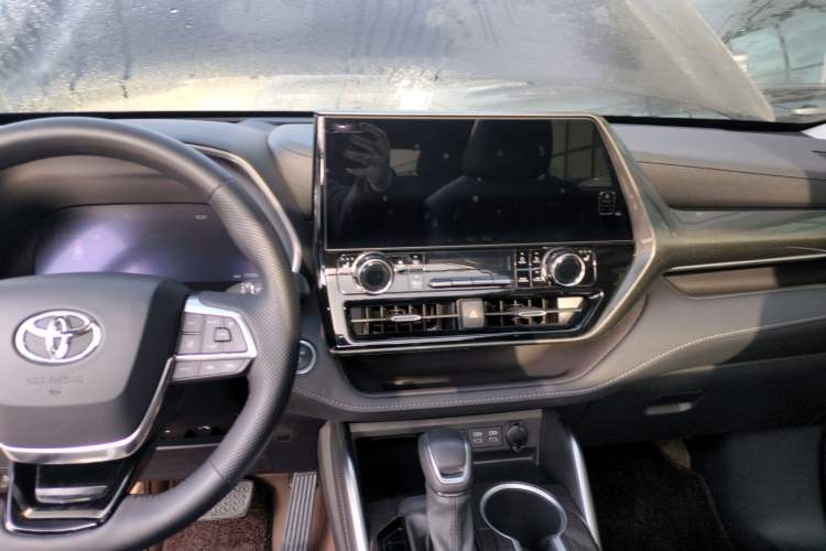 Used Toyota Highlander 2024 2.5L Smart Electric Hybrid Dual-Engine Four-Wheel Drive Prestige Version – 7 Seats