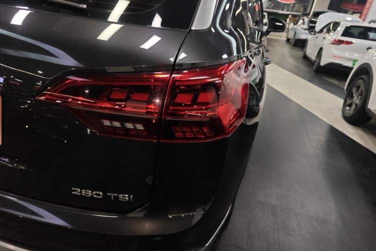 Used Volkswagen Tayron 2022 280TSI Two-Wheel Drive Luxury Smart Connectivity Version