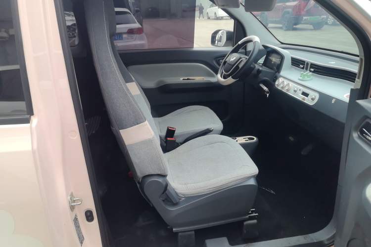 Used Wuling Hongguang MINIEV 2022 Macaron Fashion Model Lithium Iron Phosphate
