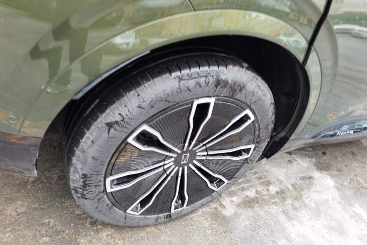 Used  07 2024 Ultra Range-Extended Four-Wheel Drive