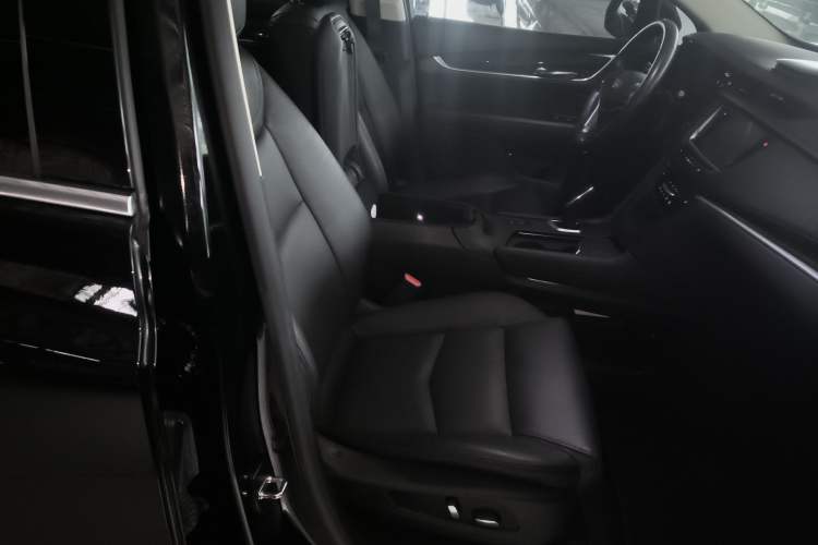 Used Cadillac XT5 2016 25T Luxury Model