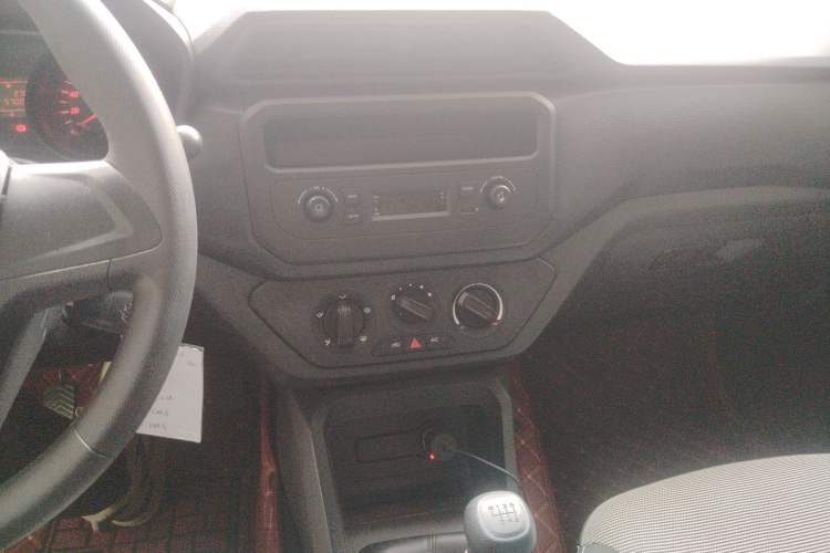 Used Wuling Hongguang 2019 1.5L S Basic Version China VI Standard LAR