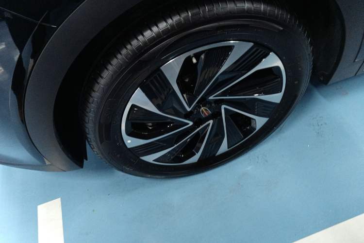 Used Hongqi HS7 PHEV 2024 2.0T PHEV Four-Wheel Drive Flagship Edition 6 Seats
