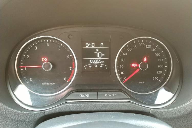 Used Volkswagen Polo 2014 1.6L Automatic Comfort Edition
