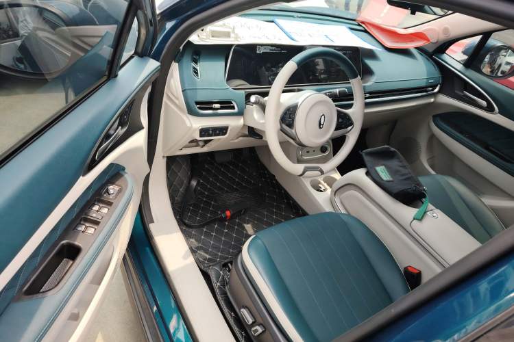 Used ORA Good Cat 2023 401 km Standard Range Premium Trim Ternary Lithium
