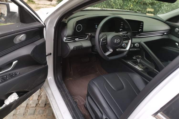 Used Hyundai Elantra 2023 1.5L CVT GLX Elite Edition
