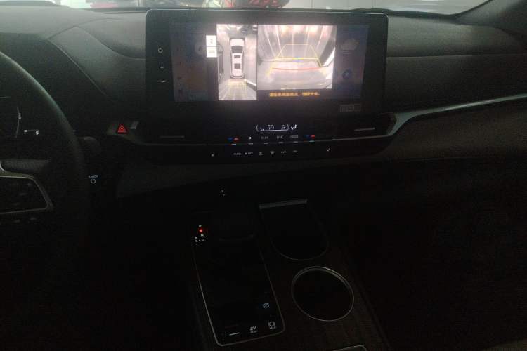 Used Toyota Granvia 2024 2.5L Hybrid Prestige ULTRA Edition