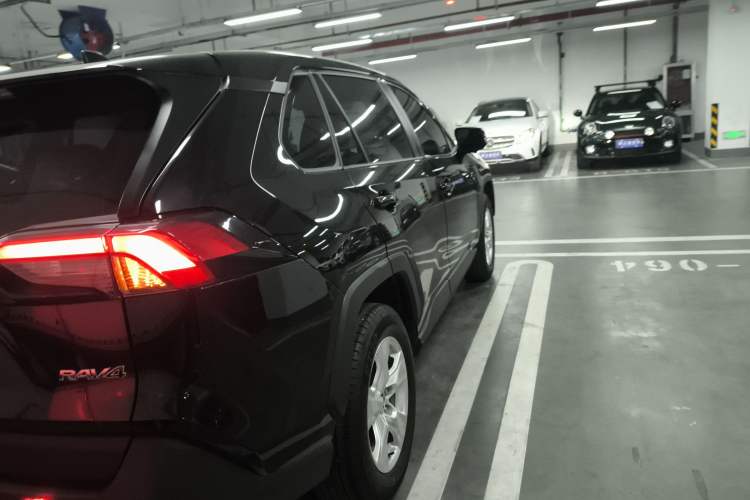 Used Toyota RAV4 2023 2.0L CVT Two-Wheel Drive Urban Edition
