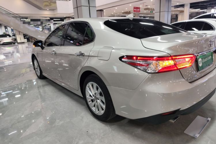Used Toyota Camry 2021 2.0G Luxury Edition
