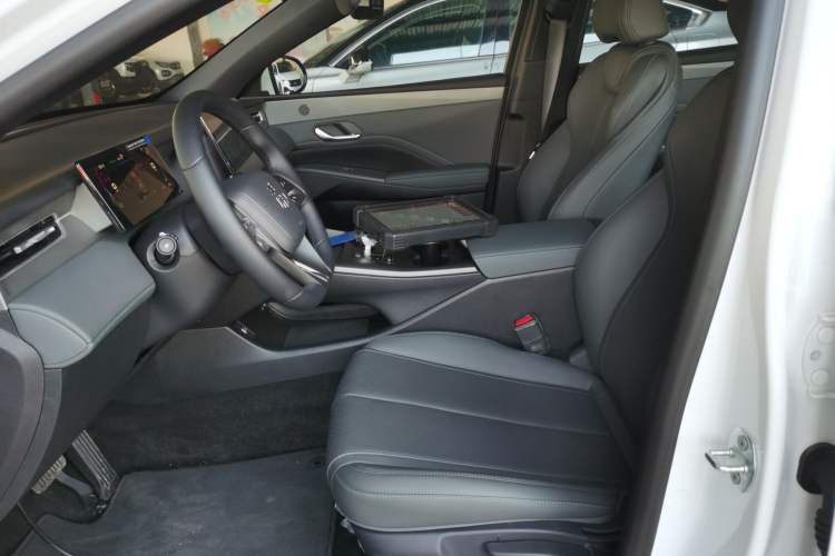 Used BYD Qin PLUS 2025 DM-i Smart Drive 55KM Leading Model
