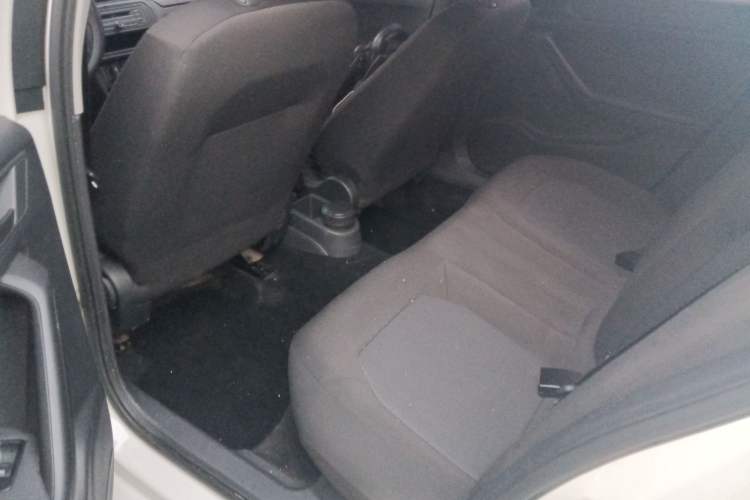 Used Volkswagen Jetta 2015 1.6L Manual Fashion Edition