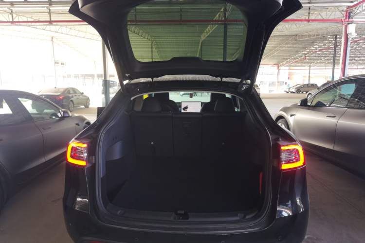 Used Tesla Model Y 2023 Rear-Wheel-Drive Version