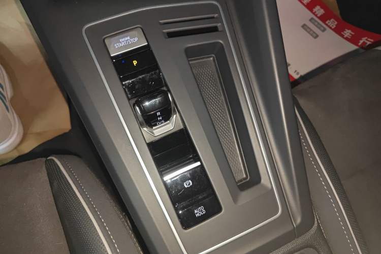 Used Volkswagen Golf 2023 Facelift 280TSI DSG R-Line
