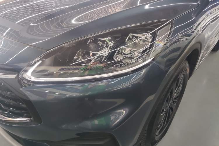 Used Ford Escape 2024 EcoBoost 245 Two-Wheel-Drive Titanium Edition
