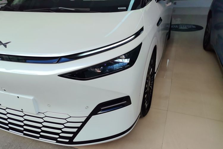 Used XPeng X9 2025 740 Ultra-Long Range Max
