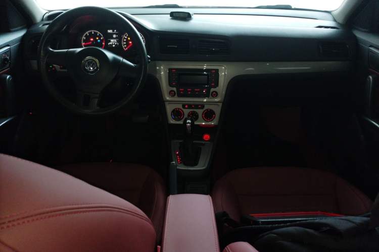 Used Volkswagen Lavida 2013 Revised Classic 1.6L Automatic Fashion Edition
