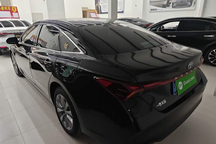 Used Toyota Avalon 2024 2.0L Premium Edition