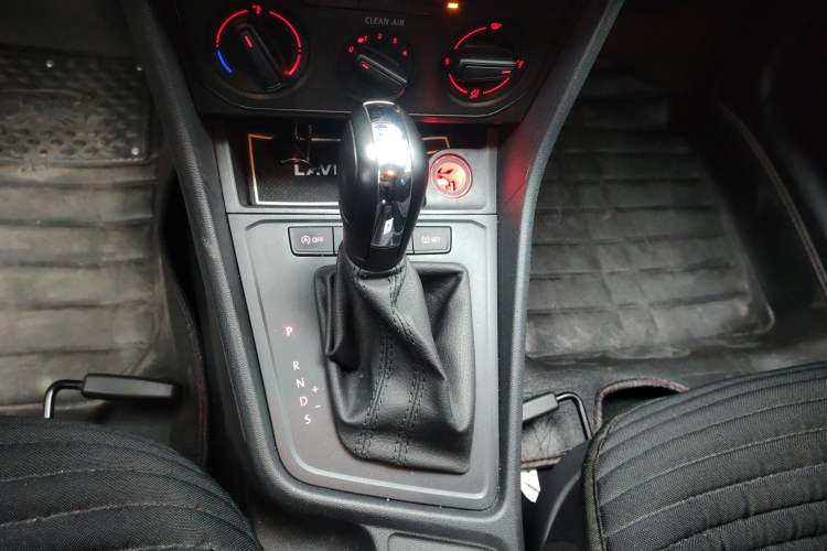 Used Volkswagen Lavida 2019 Lavida Start 1.5L Automatic Trendy Version China VI Standard
