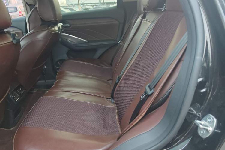 Used Wey VV6 2020 2.0T Two-Wheel Drive Smart Protection+
