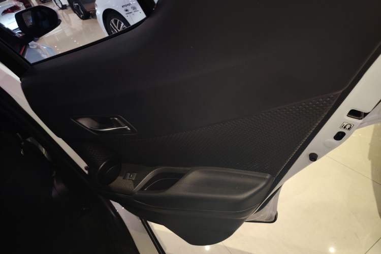 Used Toyota C-HR 2022 2.0L Leading Edition
